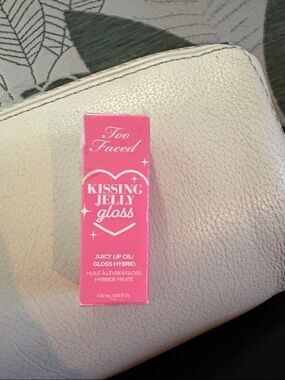 Too Faced Kissing Jelly Gloss - cotton candy